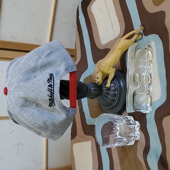 Men Gray/Red/White Chicago Bull Snap Back Hat - Picture 2 of 7